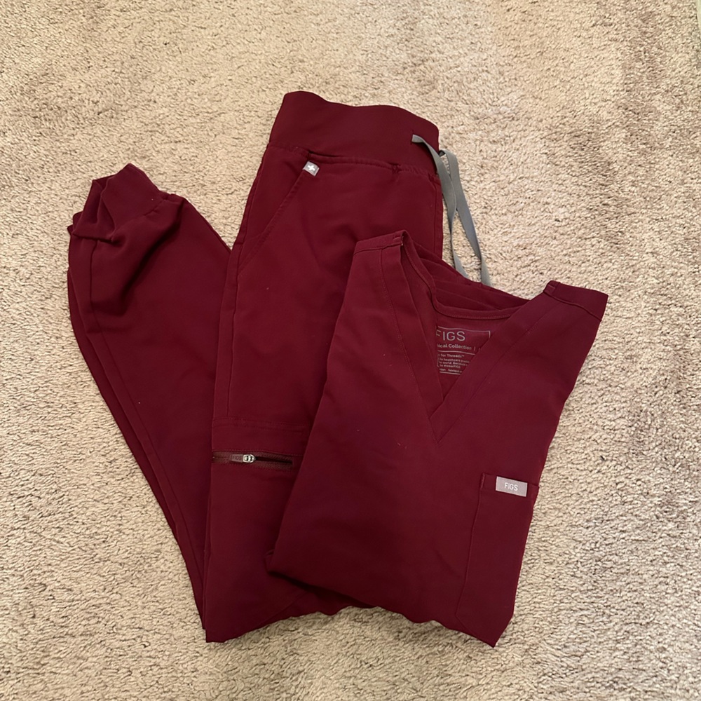 Figs Burgundy scrub set (medium top, small bottoms)